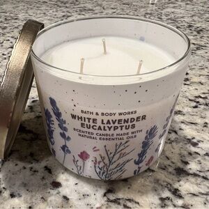 Bath & Body Works: 14.5 oz 3-Wick Candle: White Lavender & Eucalyptus